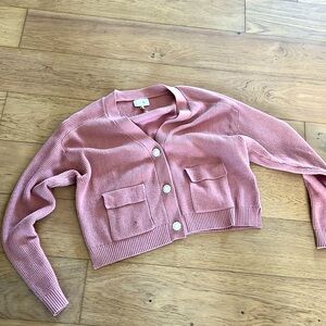 Cute light pink top
